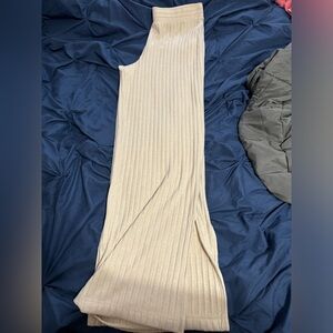 Selling Gilly Hicks crème colored pants size medium